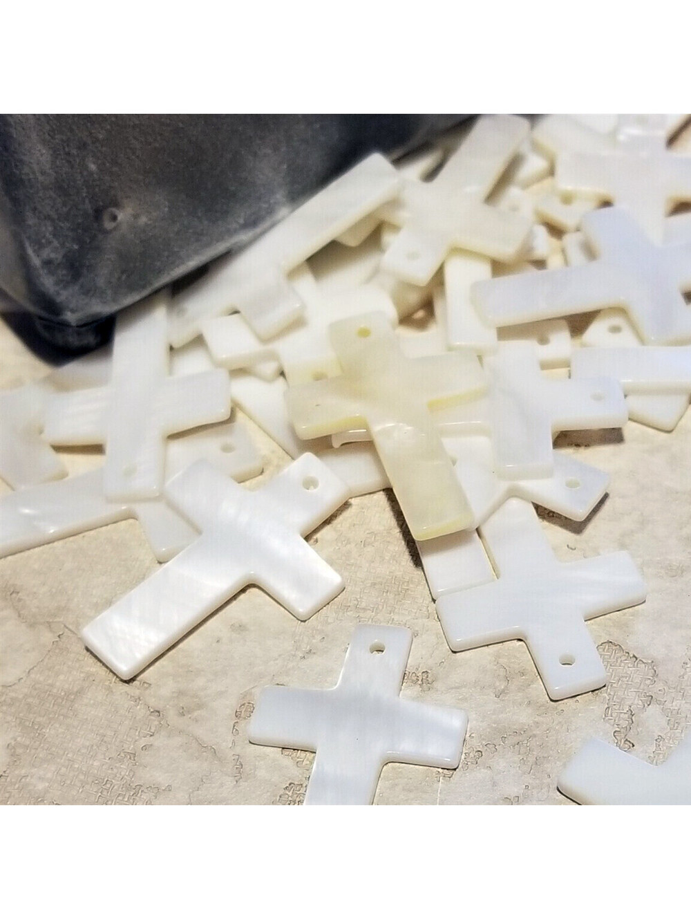 Natural Mother of Pearl Shell Cross Christian Pendants 30x22mm Off White 2 pcs